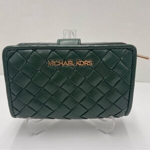 MICHAEL KORS Jet Set Medium Woven  Bifold  Zip CN Wallet
Moss
NWT